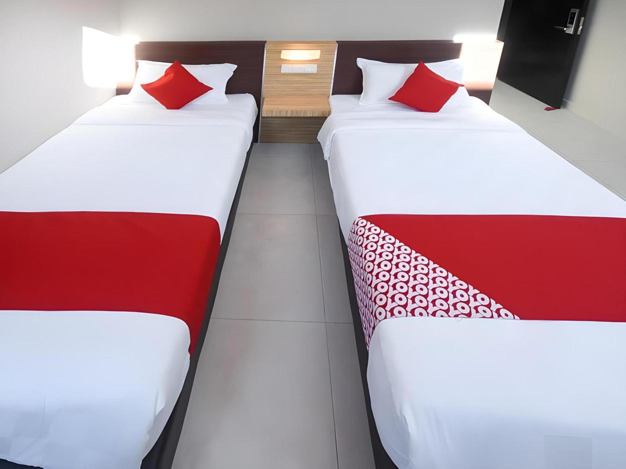 Oyo 1023 La Mirina Boutique Inn Kültér fotó